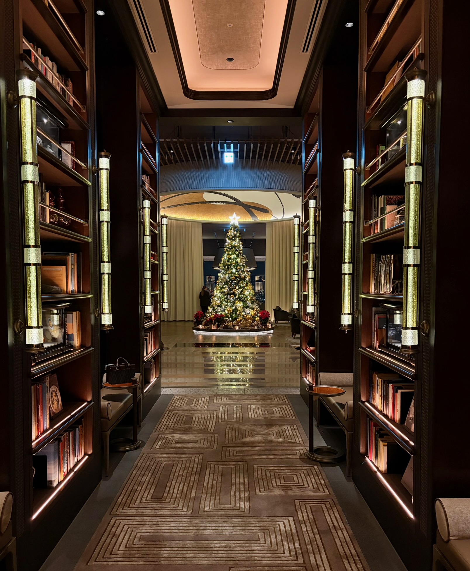 ラグジェアリーホテルでイタリアン（20% OFFで） cover